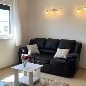 apartman-emilia.hotels-in-trogir.com/